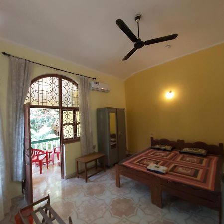 Joaquina'S Guest House Calangute Bagian luar foto