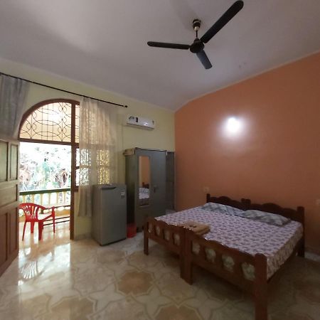 Joaquina'S Guest House Calangute Bagian luar foto