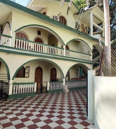 Joaquina'S Guest House Calangute Bagian luar foto