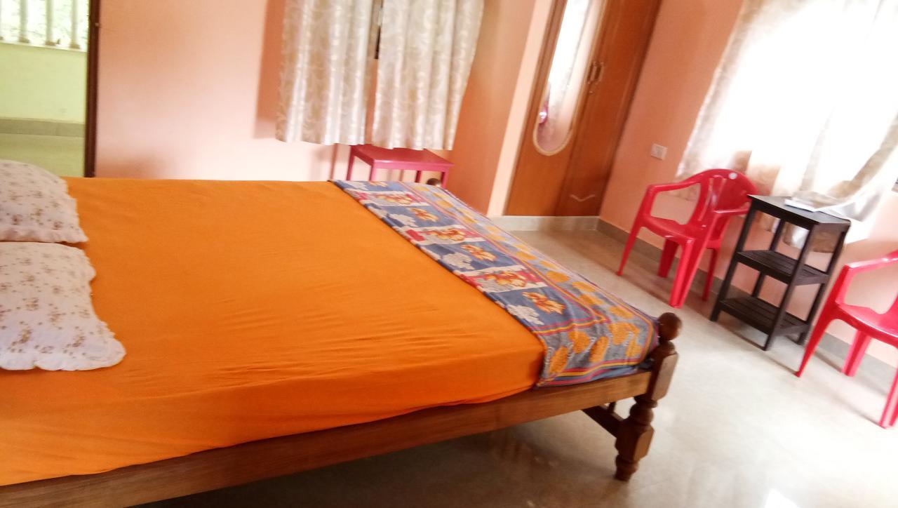 Joaquina'S Guest House Calangute Bagian luar foto