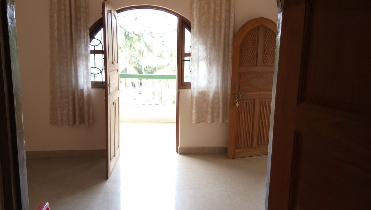 Joaquina'S Guest House Calangute Bagian luar foto