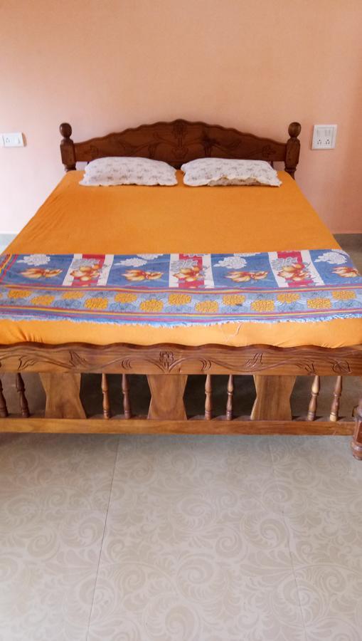 Joaquina'S Guest House Calangute Bagian luar foto