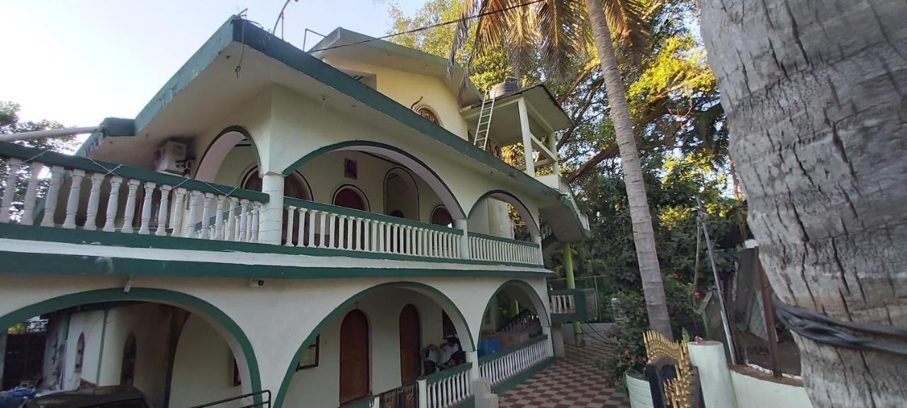 Joaquina'S Guest House Calangute Bagian luar foto