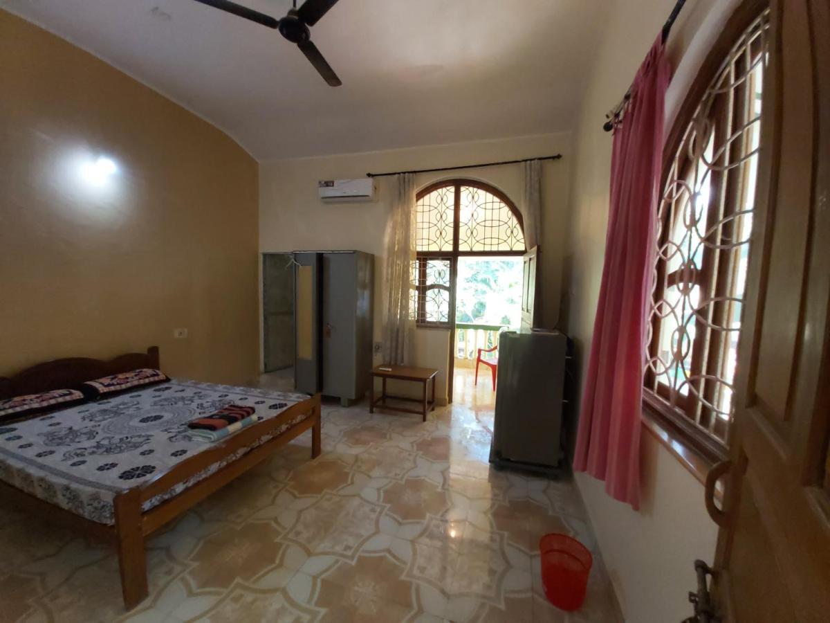 Joaquina'S Guest House Calangute Bagian luar foto