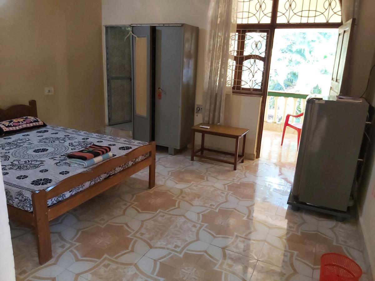 Joaquina'S Guest House Calangute Bagian luar foto