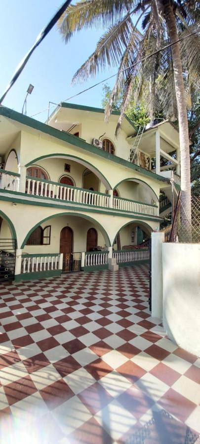 Joaquina'S Guest House Calangute Bagian luar foto