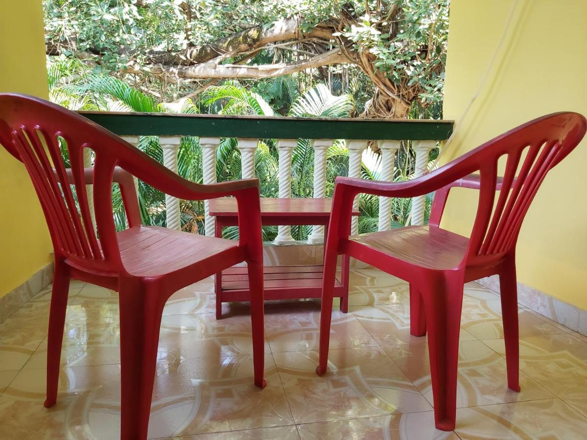 Joaquina'S Guest House Calangute Bagian luar foto